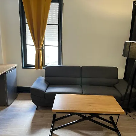 بيت ضيافة Room In Bb - Chambre Jacuzzi 45M2 *