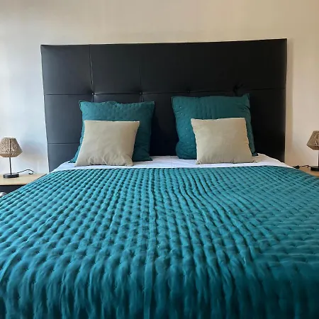 بيت ضيافة Room In Bb - Chambre Jacuzzi 45M2 أميا